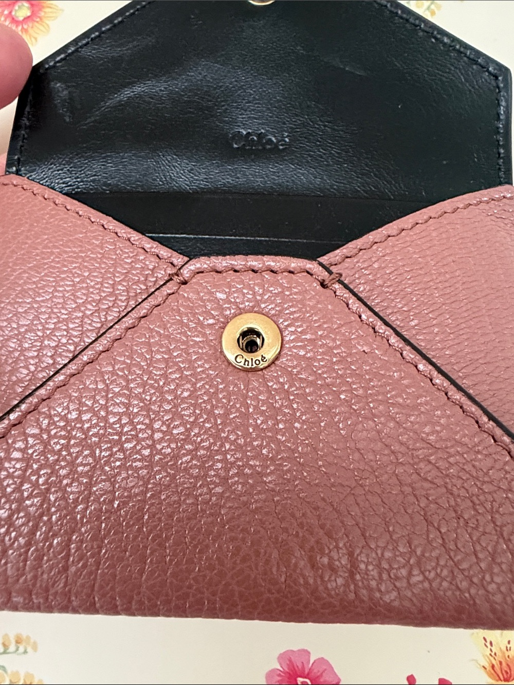 Chloé ENVELOPE CARD HOLDER IN GRAINED LEATHER - Picture 4 of 9